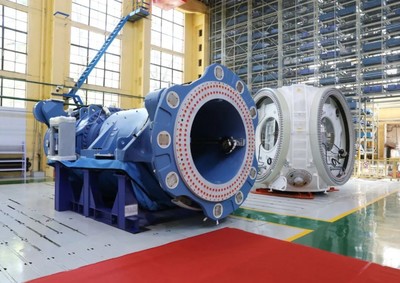 中国一重与金风科技合作工厂首台5MW风电机组成功下线